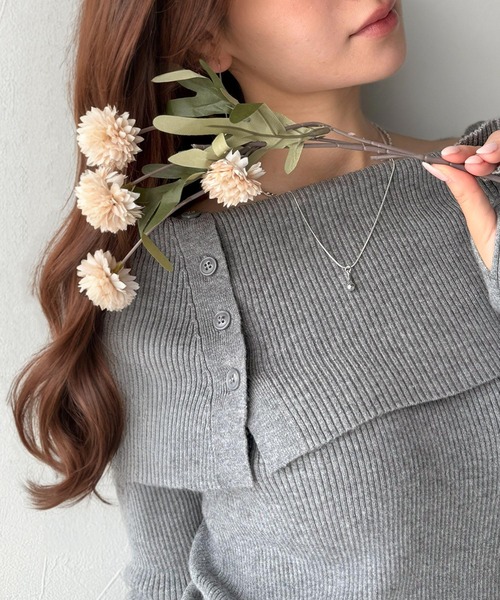 classicalelf(クラシカルエルフ)の「上品&繊細に華奢見え♪サムホール付きオフショルリブ編みニット(長袖)(ニット/セーター・レディース・キャメル/チャコール/ブラック/グレイッシュベージュ/アイボリー・LARGE/MEDIUM/SMALL/X-LARGE)」の15枚目の写真