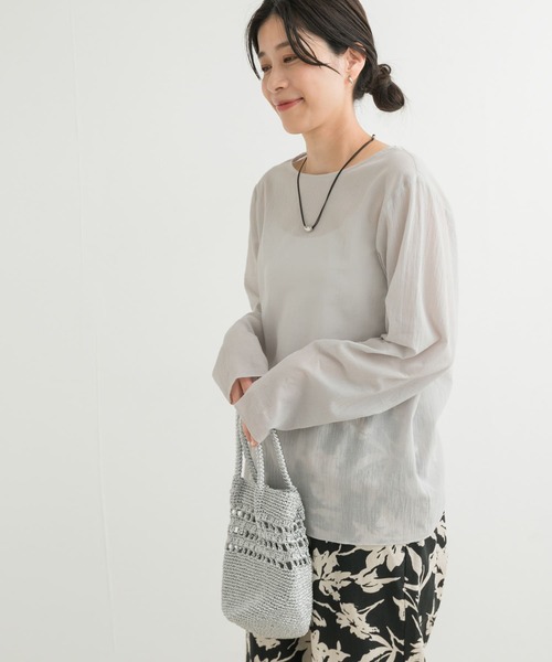 URBAN RESEARCH DOORS（アーバンリサーチドアーズ）の「コットンシアーTブラウス（シャツ/ブラウス・レディース・オフホワイト/ライトグレー・MEDIUM）」の12枚目の写真