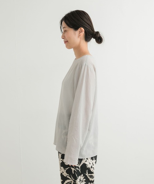 URBAN RESEARCH DOORS（アーバンリサーチドアーズ）の「コットンシアーTブラウス（シャツ/ブラウス・レディース・オフホワイト/ライトグレー・MEDIUM）」の19枚目の写真