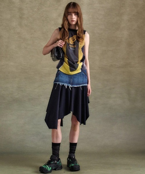 ANDERSSON BELL(アンダースンベル)の「Andersson Bell/アンダーソンベル/RACING REWORKERD SLEEVELESS(タンクトップ・レディース・チャコールグレー・XS/S)」の7枚目の写真