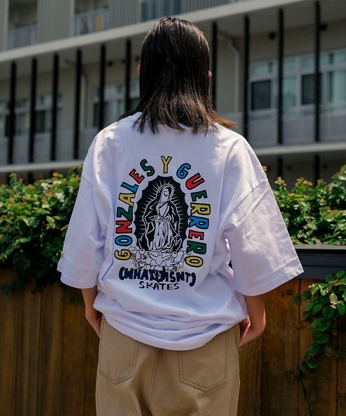 (What it isNt)ART BY MARKGONZALES(ワットイットイズント)の「【What it isNt)ART BY MARKGONZALES / (ワットイットイズント) アートバイ マークゴンザレス】 リラックスフィット プリントTシャツ(Tシャツ/カットソー・メンズ・ブラック系その他/ホワイト系その他4/ホワイト系その他2/グレー系その他2/ベージュ系その他4/ベージュ系その他2/ホワイト系その他3/ホワイト系その他/グレー系その他/ブラック系その他3・LARGE/MEDIUM/X-LARGE)」の1枚目の写真