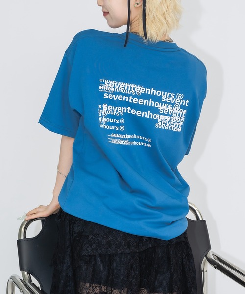 17HR（セブンティーンアワーズ）の「【ユニセックス】オーバーサイズロゴプリントT（Tシャツ/カットソー・レディース・ホワイト/ブルー・FREE）」の2枚目の写真