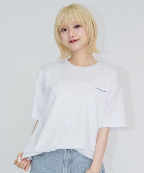 17HR（セブンティーンアワーズ）の「【ユニセックス】オーバーサイズロゴプリントT（Tシャツ/カットソー・レディース・ホワイト/ブルー・FREE）」の19枚目の写真