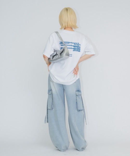 17HR（セブンティーンアワーズ）の「【ユニセックス】オーバーサイズロゴプリントT（Tシャツ/カットソー・レディース・ホワイト/ブルー・FREE）」の20枚目の写真