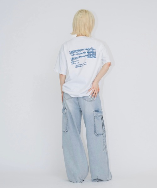 17HR（セブンティーンアワーズ）の「【ユニセックス】オーバーサイズロゴプリントT（Tシャツ/カットソー・レディース・ホワイト/ブルー・FREE）」の21枚目の写真