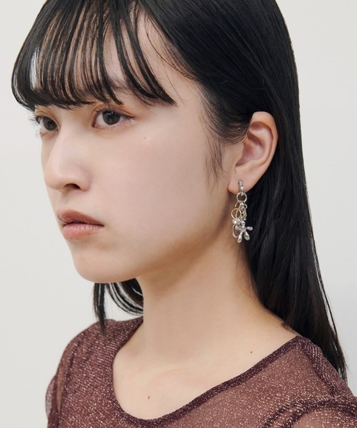 GOLDY(ゴールディ)の「【GOLDY】カラー グリント フラワー チャーム イヤリング 2250402※(イヤリング・レディース・シルバー/ゴールド/シルバー×ゴールド・FREE)」の10枚目の写真