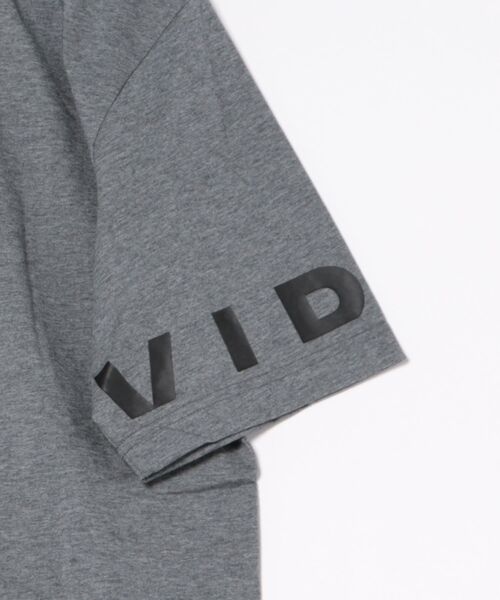 VIRTUOUS(バーチャス)の「【VIRTUOUS/バーチャス】冷感天竺ロゴプリント半袖Tシャツ(Tシャツ/カットソー・メンズ・レッド/ホワイト/カーキ/ブラック/グレー/ブルー・X-LARGE/LARGE/MEDIUM)」の7枚目の写真
