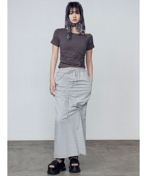 EMODA（エモダ）の「アシンメトリーギャザーレイヤートップ（Tシャツ/カットソー・レディース・グレー/ブラック/ホワイト/レッド・FREE）」の19枚目の写真