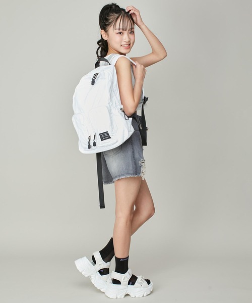 JENNI(ジェニィ)の「【リバイバルアイテム】厚底テープスポサン(サンダル・キッズ・オフホワイト/ブラック・23cm/22cm/24cm)」の19枚目の写真