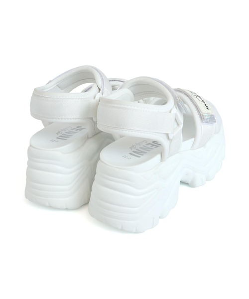 JENNI(ジェニィ)の「【リバイバルアイテム】厚底テープスポサン(サンダル・キッズ・オフホワイト/ブラック・23cm/22cm/24cm)」の4枚目の写真