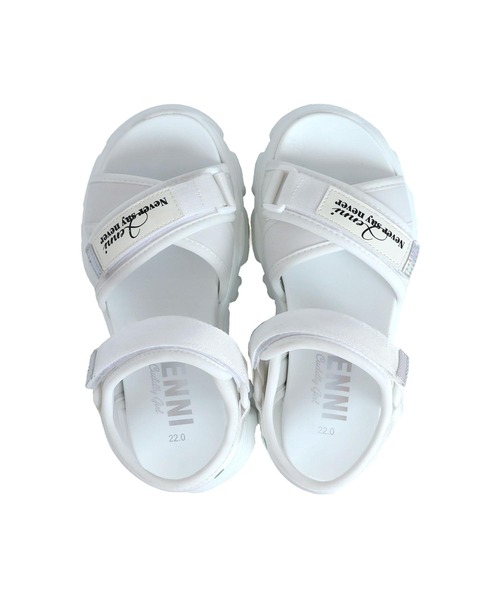 JENNI(ジェニィ)の「【リバイバルアイテム】厚底テープスポサン(サンダル・キッズ・オフホワイト/ブラック・23cm/22cm/24cm)」の5枚目の写真
