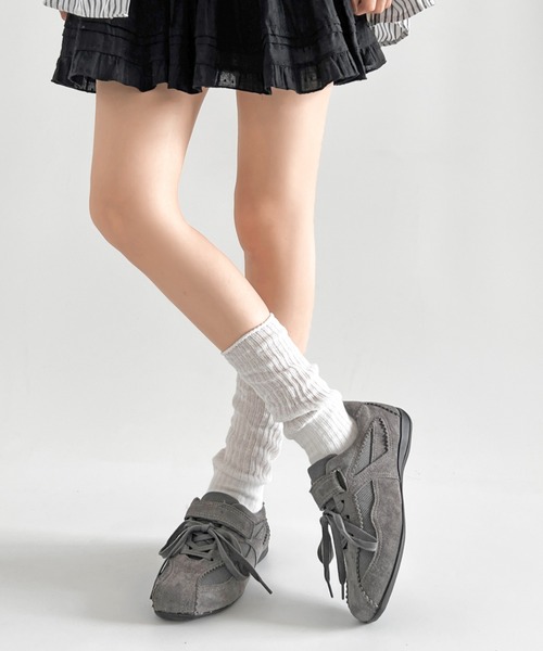Shoes in Closet(シューズインクローゼット)の「超軽量 2WAY レース紐付 やわらか スエード ベルト フラット スニーカー 572(スニーカー・レディース・ブラック/グレー/キャメル・S/M/L/LL)」の18枚目の写真