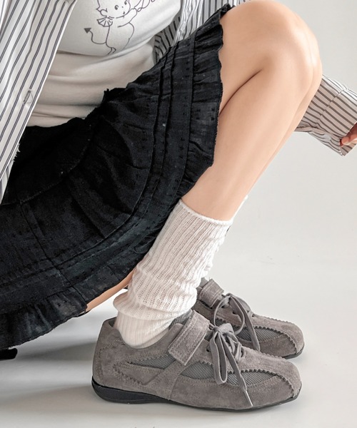 Shoes in Closet(シューズインクローゼット)の「超軽量 2WAY レース紐付 やわらか スエード ベルト フラット スニーカー 572(スニーカー・レディース・ブラック/グレー/キャメル・S/M/L/LL)」の16枚目の写真