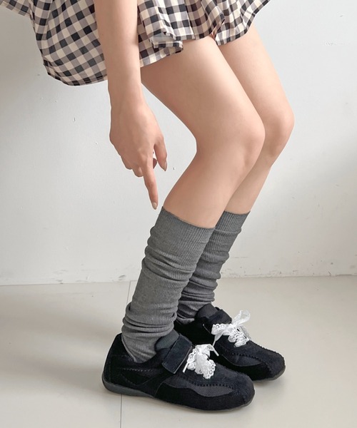 Shoes in Closet(シューズインクローゼット)の「超軽量 2WAY レース紐付 やわらか スエード ベルト フラット スニーカー 572(スニーカー・レディース・ブラック/グレー/キャメル・S/M/L/LL)」の12枚目の写真