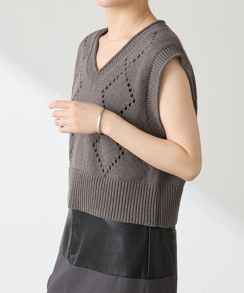 COLLAGE GALLARDAGALANTE（コラージュガリャルダガランテ）の「ショートニットベスト（ニット/セーター・レディース・グレー/レッド・FREE）」の5枚目の写真