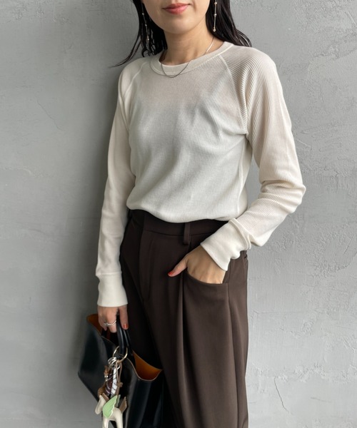 HANES（ヘインズ）の「【WEB限定】[HANES/ヘインズ] クルーネック ワッフルロングスリーブカットソー（Tシャツ/カットソー・レディース・オフホワイト/ヘザーグレー/ダークネイビー・F）」の13枚目の写真