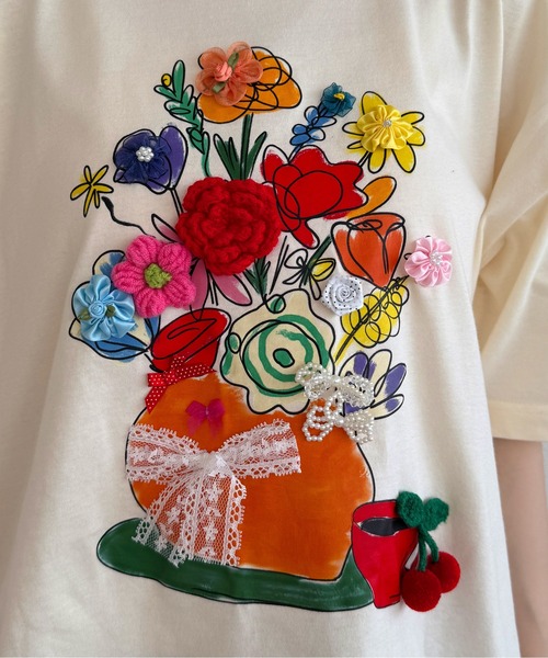 モチーフ付きフラワーTシャツ（Tシャツ/カットソー）｜kutir