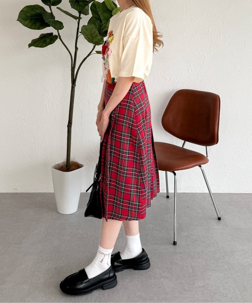 kutir(クティール)の「モチーフ付きフラワーTシャツ(Tシャツ/カットソー・レディース・アイボリー/オフホワイト/オートミール・FREE)」の13枚目の写真