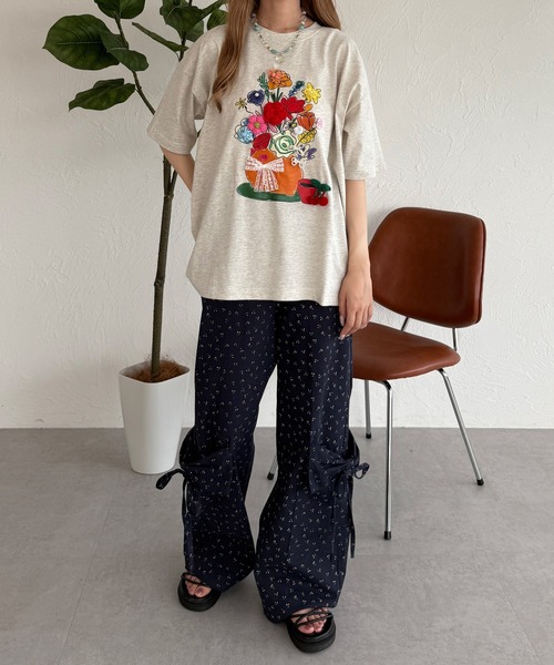 kutir(クティール)の「モチーフ付きフラワーTシャツ(Tシャツ/カットソー・レディース・アイボリー/オフホワイト/オートミール・FREE)」の18枚目の写真