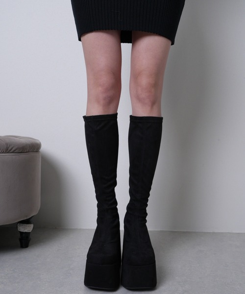 LIPSERVICE（リップサービス）の「プラットフォームスクエアミドルブーツ（ブーツ・レディース・ブラック・L/M/S）」の2枚目の写真