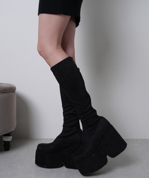 LIPSERVICE（リップサービス）の「プラットフォームスクエアミドルブーツ（ブーツ・レディース・ブラック・L/M/S）」の4枚目の写真