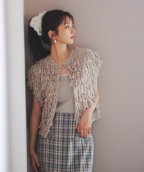 N.(N. Natural Beauty Basic)(エヌエヌナチュラルビューティーベーシック)の「ループニットベスト(ベスト・レディース・チャコールグレー/ベージュ・MEDIUM)」の1枚目の写真