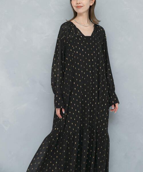 URBAN RESEARCH ROSSO WOMEN（アーバンリサーチ　ロッソ）の「ラメシアーデザインスリーブロングワンピース（ワンピース・レディース・ブラック・FREE）」の2枚目の写真