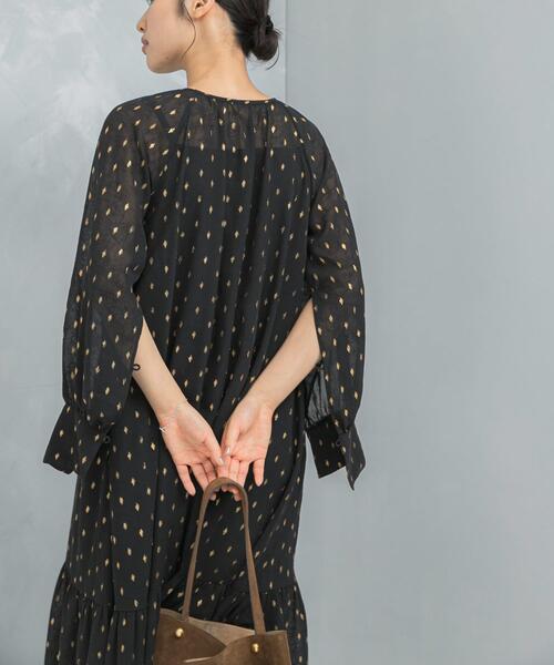 URBAN RESEARCH ROSSO WOMEN（アーバンリサーチ　ロッソ）の「ラメシアーデザインスリーブロングワンピース（ワンピース・レディース・ブラック・FREE）」の8枚目の写真