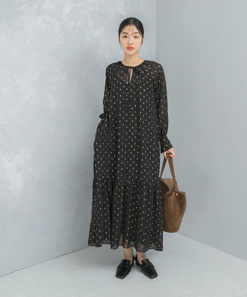 URBAN RESEARCH ROSSO WOMEN（アーバンリサーチ　ロッソ）の「ラメシアーデザインスリーブロングワンピース（ワンピース・レディース・ブラック・FREE）」の10枚目の写真