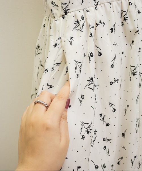 CLETTE(クレット)の「CLETTEオリジナルチューリップ柄キャミワンピース(ワンピース・レディース・ブラック/オフホワイト・4L/3L/LL)」の18枚目の写真