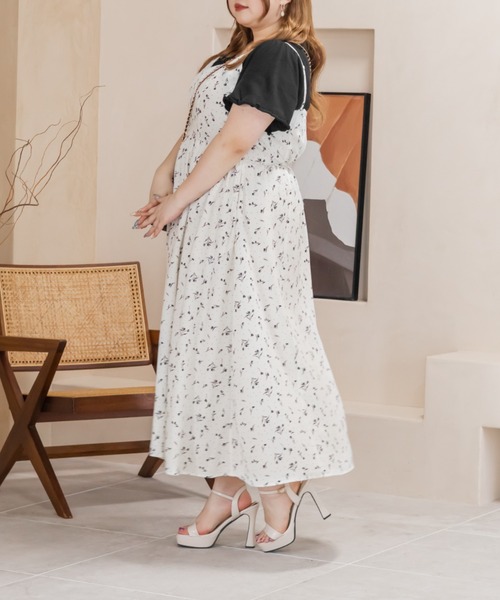 CLETTE(クレット)の「CLETTEオリジナルチューリップ柄キャミワンピース(ワンピース・レディース・ブラック/オフホワイト・4L/3L/LL)」の4枚目の写真