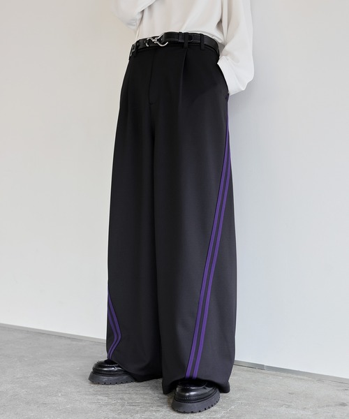 LILL（リル）の「オーバーサイズカーブトラックパンツ（その他パンツ・メンズ・ブラック×パープル/ホワイト/ブラック・M/S/XL/L）」の3枚目の写真