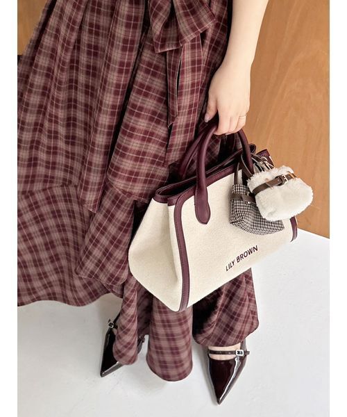 LILY BROWN（リリーブラウン）の「ロゴ刺繍バリエーショントートバッグ（トートバッグ・レディース・ベージュ/アイボリー/ブラック・F）」の16枚目の写真