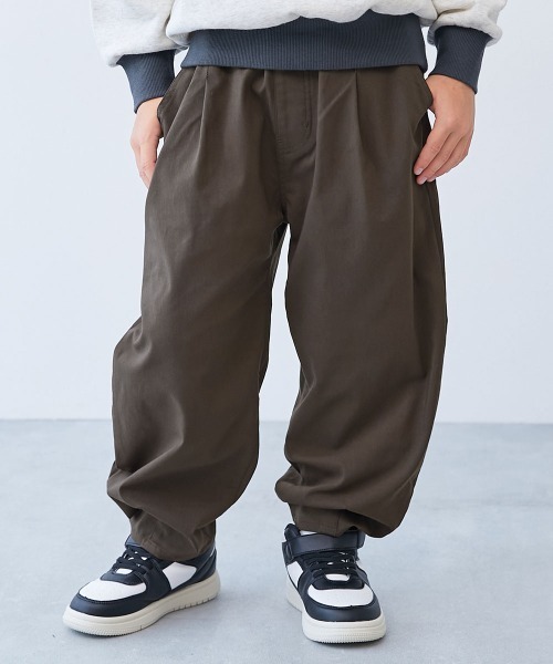 devirock(デビロック)の「よくばりストレッチ ツイル ルーズタックパンツ(チノパンツ・キッズ・ブラック/ダークオリーブ/パープル系/チャコール/ベージュ系/テラコッタ/ベージュ/ブラウン系/ダークネイビー・100cm/110cm/120cm/130cm/140cm/150cm/160cm)」の5枚目の写真