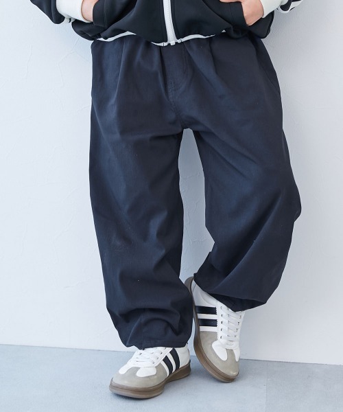 devirock(デビロック)の「よくばりストレッチ ツイル ルーズタックパンツ(チノパンツ・キッズ・ブラック/ダークオリーブ/パープル系/チャコール/ベージュ系/テラコッタ/ベージュ/ブラウン系/ダークネイビー・100cm/110cm/120cm/130cm/140cm/150cm/160cm)」の8枚目の写真
