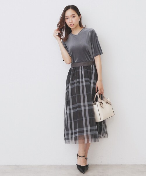 index(インデックス)の「《andGIRL掲載》ベロアボクシーTシャツ【洗濯機洗い可】(Tシャツ/カットソー・レディース・ライトグリーン/チャコールグレー/ダークグリーン/ナチュラル・42/40/38/36)」の6枚目の写真