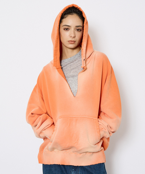 Johnbull(ジョンブル)の「【JOHNBULL/ジョンブル】ヴィンテージカラー スウェット/ プルオーバーパーカー /裏毛 フーディ /ユニセックス /ピグメントダイ加工(スウェット・メンズ・ブルー/ピンク/ブラウン/オレンジ・M/L)」の4枚目の写真