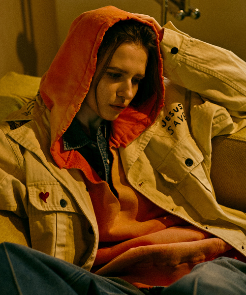 Johnbull(ジョンブル)の「【JOHNBULL/ジョンブル】ヴィンテージカラー スウェット/ プルオーバーパーカー /裏毛 フーディ /ユニセックス /ピグメントダイ加工(スウェット・メンズ・ブルー/ピンク/ブラウン/オレンジ・M/L)」の5枚目の写真