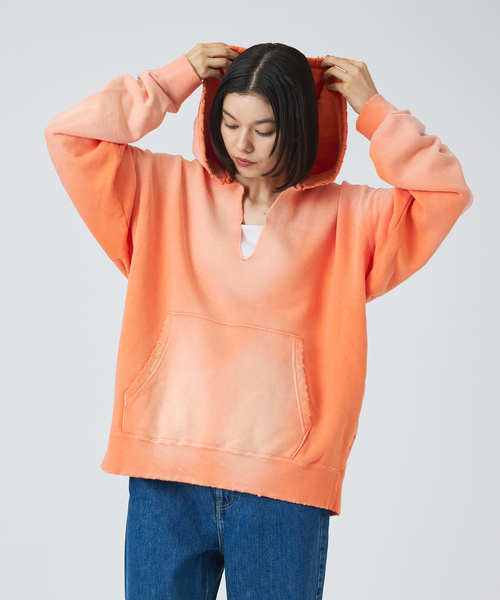 Johnbull(ジョンブル)の「【JOHNBULL/ジョンブル】ヴィンテージカラー スウェット/ プルオーバーパーカー /裏毛 フーディ /ユニセックス /ピグメントダイ加工(スウェット・メンズ・ブルー/ピンク/ブラウン/オレンジ・M/L)」の6枚目の写真