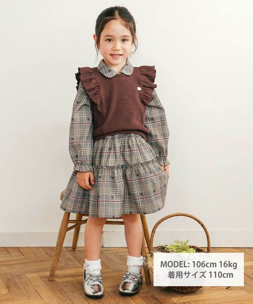 SLAP SLIP（スラップスリップ）の「【お揃い】チェック花柄コーデュロイワンピース+ニットベスト2点セット(80~130cm)（ワンピース・キッズ・ホワイト系その他2/ブラック系その他・110cm/90cm/80ｃｍ/100cm/120cm/130cm）」の4枚目の写真
