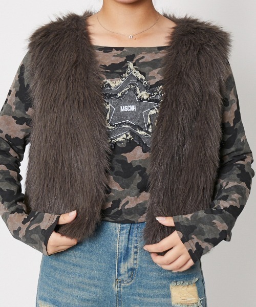 GORGE(ゴージ)の「《ふわモコ×ショート丈》レディース フェイクファー ベスト 秋冬アウター(ベスト・レディース・グレイッシュベージュ/チャコール/アイボリー/ブラウン・F)」の4枚目の写真