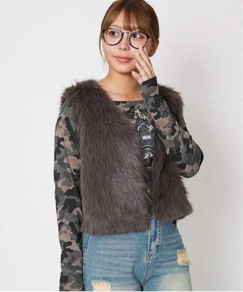 GORGE(ゴージ)の「《ふわモコ×ショート丈》レディース フェイクファー ベスト 秋冬アウター(ベスト・レディース・グレイッシュベージュ/チャコール/アイボリー/ブラウン・F)」の5枚目の写真