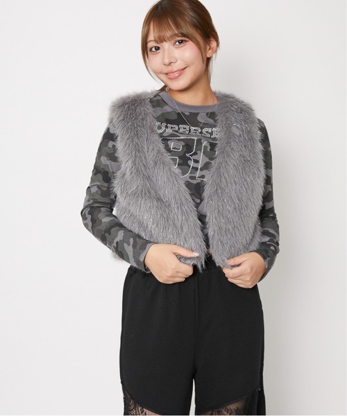 GORGE(ゴージ)の「《ふわモコ×ショート丈》レディース フェイクファー ベスト 秋冬アウター(ベスト・レディース・グレイッシュベージュ/チャコール/アイボリー/ブラウン・F)」の7枚目の写真