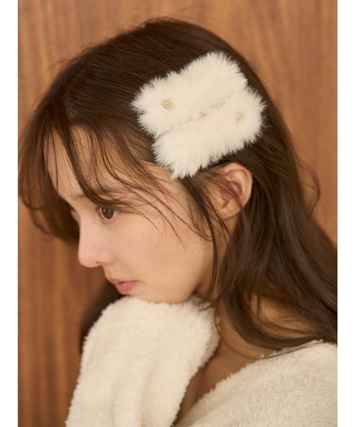 SNIDEL HOME(スナイデルホーム)の「ファーヘアピン(ヘアピン・レディース・チャコールグレー/ピンク/ホワイト/ミント・F)」の8枚目の写真
