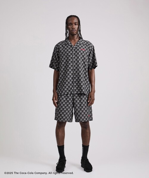 Coca Cola（コカコーラ）の「Coca-Cola 70s DRD All Over Printed Shirt（シャツ/ブラウス・メンズ・ブラック系その他・XL/M/L/S）」の3枚目の写真