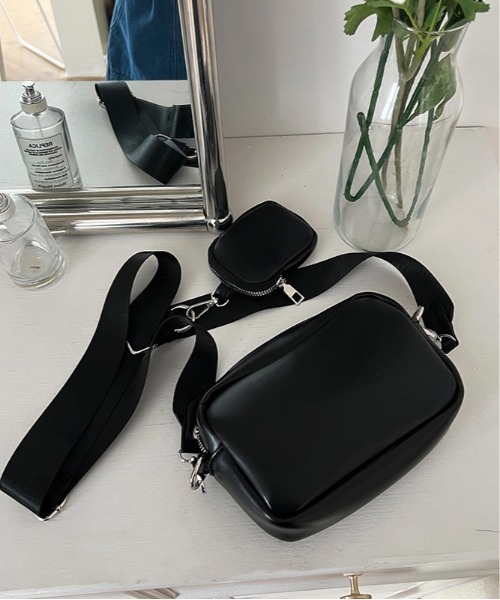 Burner(バーナー)の「【OKUOKU 0909】ミニポーチ付き ショルダーバッグ oku-bag-8-22【RBTS】(ショルダーバッグ・レディース・ブラック・FREE)」の5枚目の写真