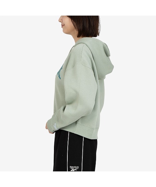 Reebok(リーボック)の「バーシティー ロゴ フーディー / SHEKIRA VARSITY HOODY(パーカー・レディース・グリーン/オフホワイト/ブラック・MEDIUM/SMALL/X-SMALL)」の7枚目の写真