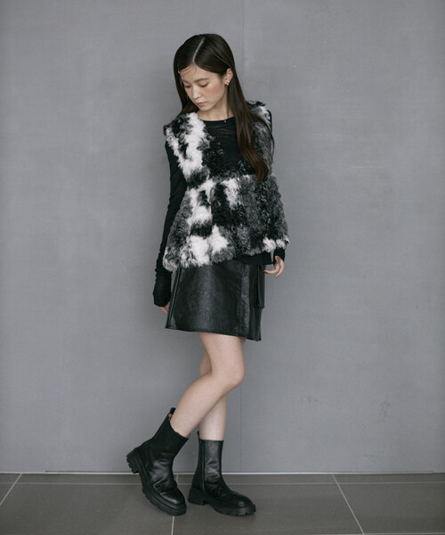 Firsthand（ファーストハンド）の「Firsthand/ファーストハンド ペプラムシルエット カウ柄 フェイクファーベスト（その他アウター・レディース・ブラック/ブラウン系その他・ﾌﾘ-）」の16枚目の写真