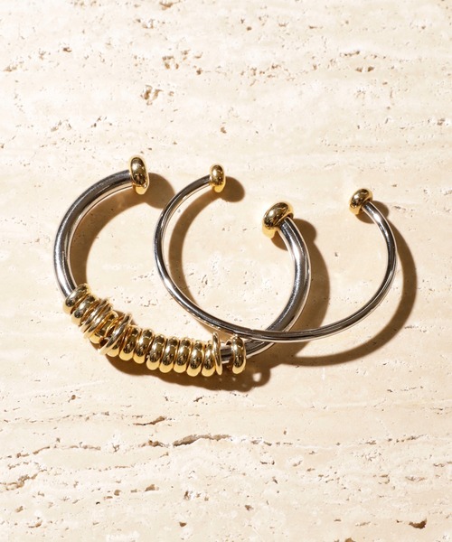 Soierie(ソワリー)の「コイル バングル / Coil bangle(バングル/リストバンド・レディース・シルバー×ゴールド/シルバー・MENS/WOMENS)」の2枚目の写真