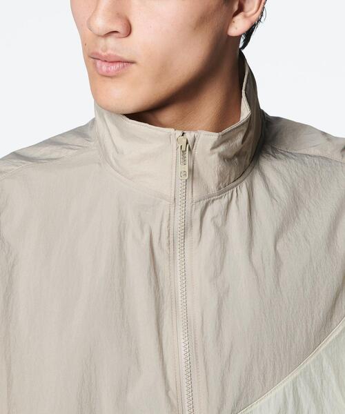 UNDER ARMOUR(アンダーアーマー)の「UAレガシー クリンクル ジャケット(トレーニング/メンズ)(その他アウター・メンズ・ベージュ系・L/XL/M/S/2XL)」の5枚目の写真